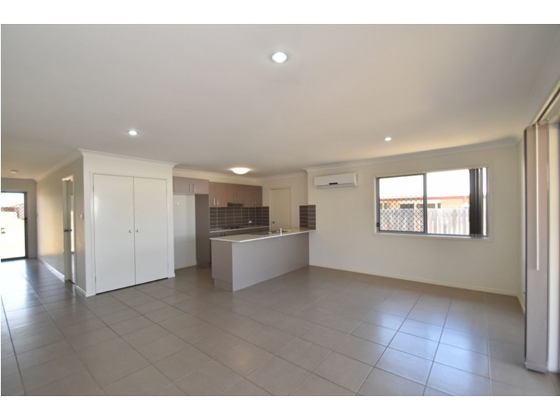 4 Cooranga Street, Glenvale QLD 4350