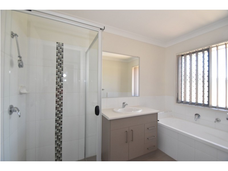4 Cooranga Street, Glenvale QLD 4350