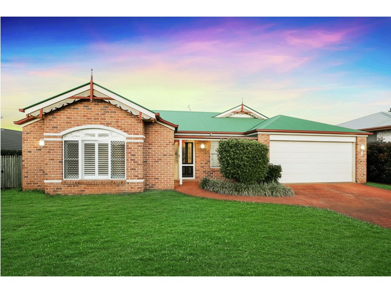 12 Scullin Street, Middle Ridge QLD 4350