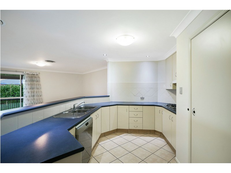 12 Scullin Street, Middle Ridge QLD 4350