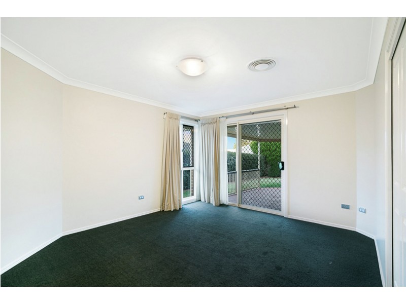 12 Scullin Street, Middle Ridge QLD 4350