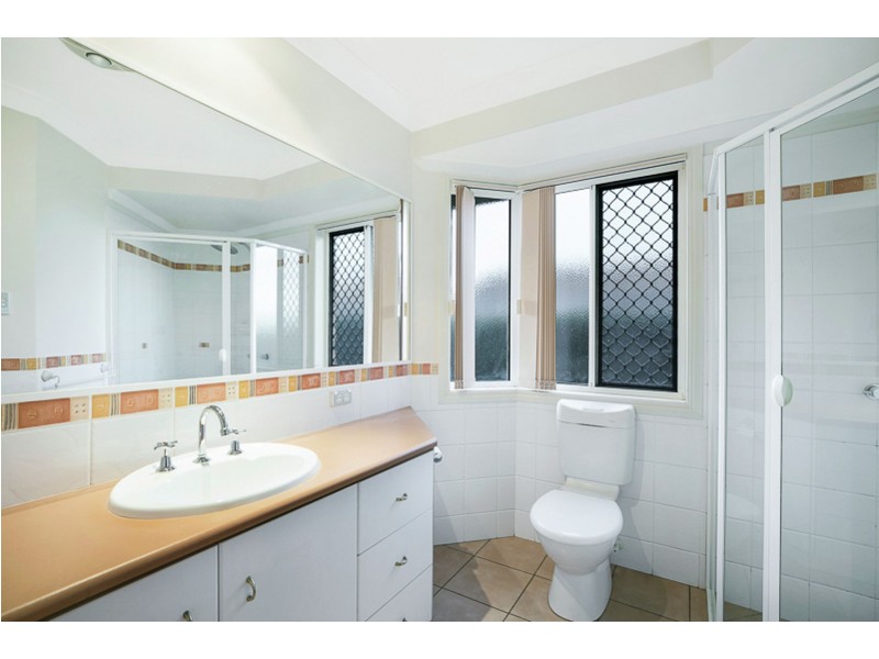 12 Scullin Street, Middle Ridge QLD 4350