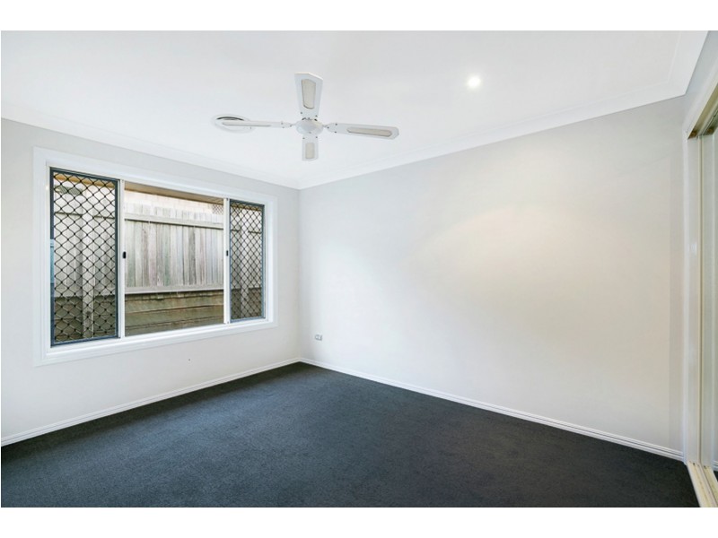 12 Scullin Street, Middle Ridge QLD 4350