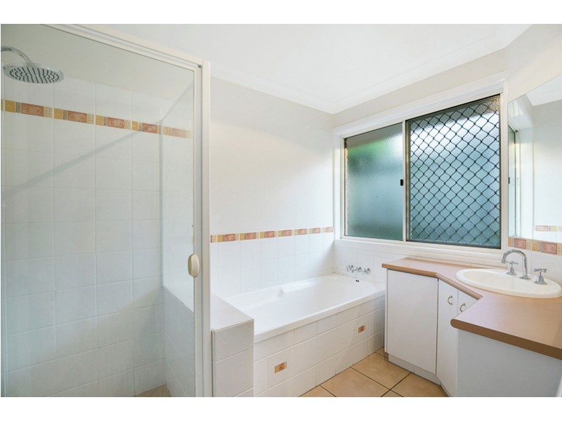 12 Scullin Street, Middle Ridge QLD 4350