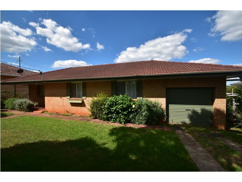 246 West Street, Kearneys Spring QLD 4350