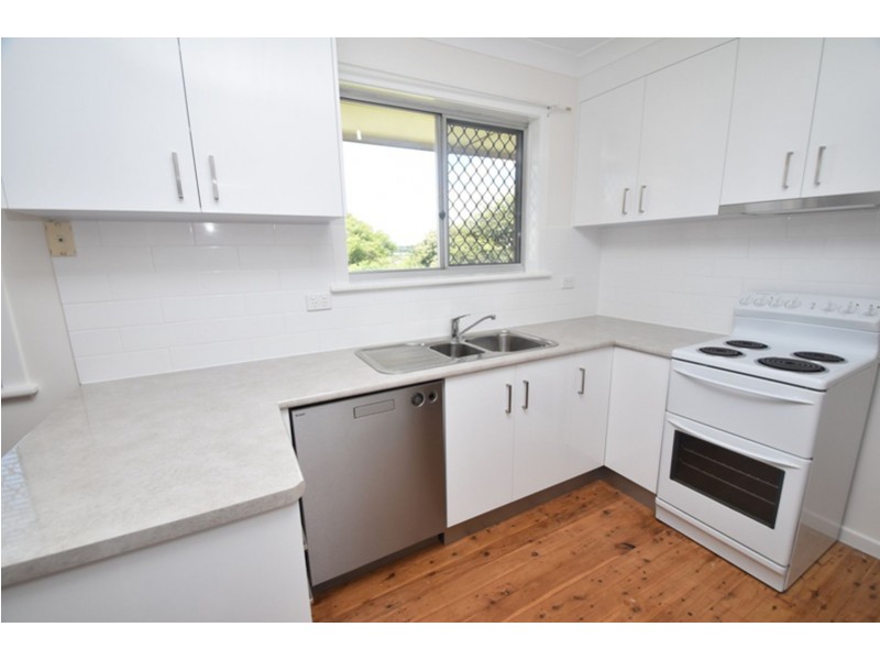 246 West Street, Kearneys Spring QLD 4350