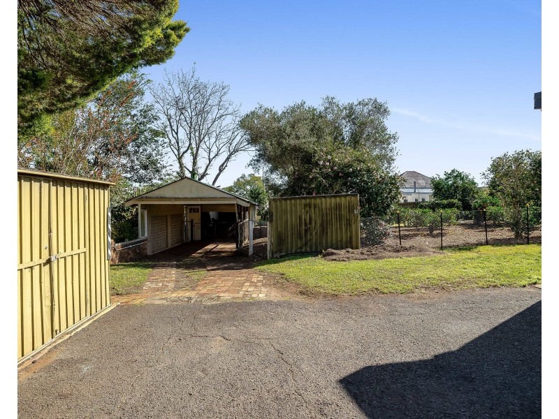 111 & 113 Bridge Street, Mount Lofty QLD 4350