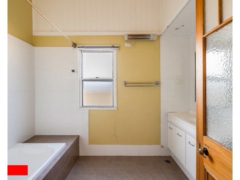 111 & 113 Bridge Street, Mount Lofty QLD 4350