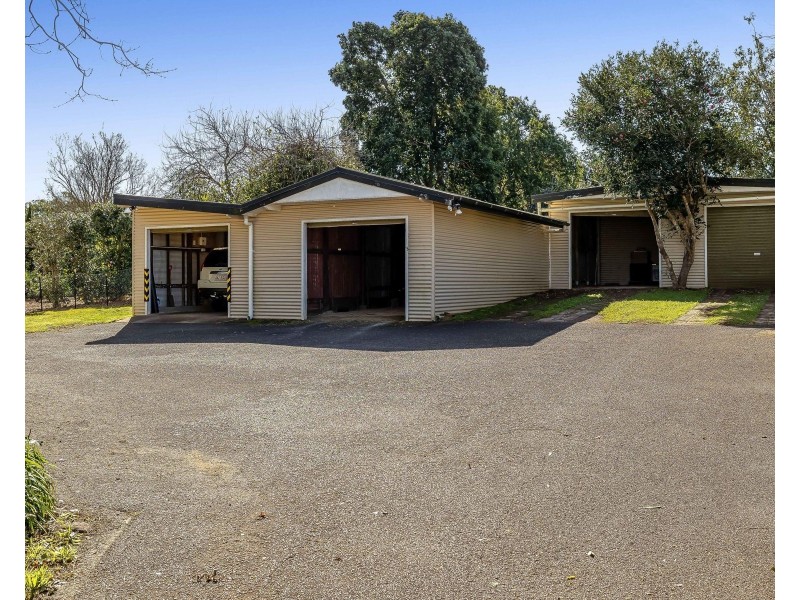 111 & 113 Bridge Street, Mount Lofty QLD 4350