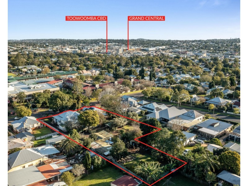 111 & 113 Bridge Street, Mount Lofty QLD 4350