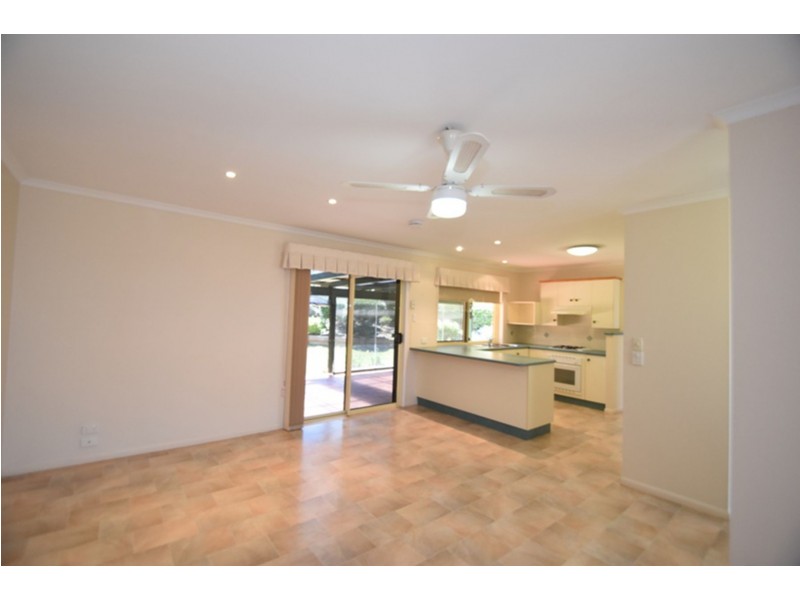 6 Hillcroft Court, Darling Heights QLD 4350