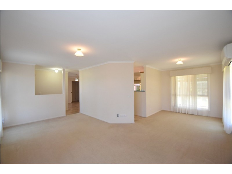 6 Hillcroft Court, Darling Heights QLD 4350