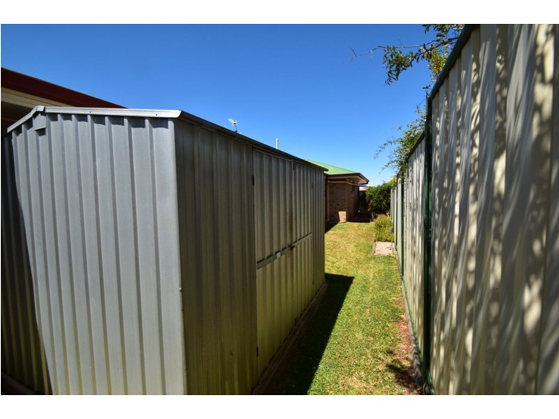 6 Hillcroft Court, Darling Heights QLD 4350