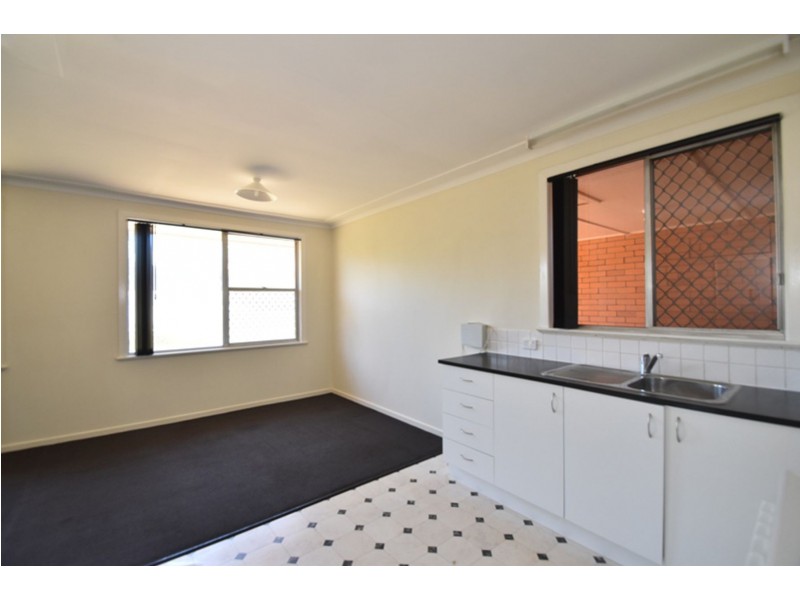 1/781 Ruthven Street, Kearneys Spring QLD 4350