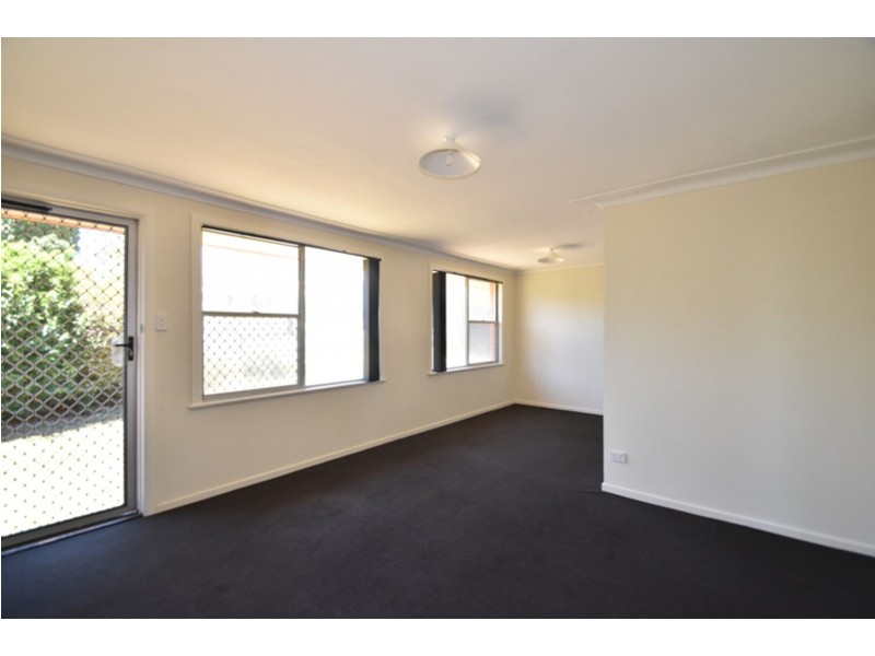 1/781 Ruthven Street, Kearneys Spring QLD 4350