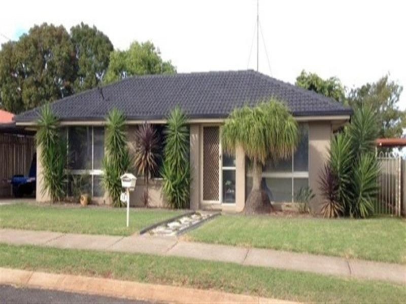 18 Blue Gum Drive, Newtown QLD 4350