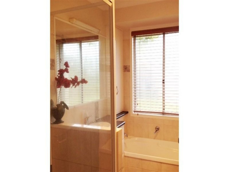 18 Blue Gum Drive, Newtown QLD 4350