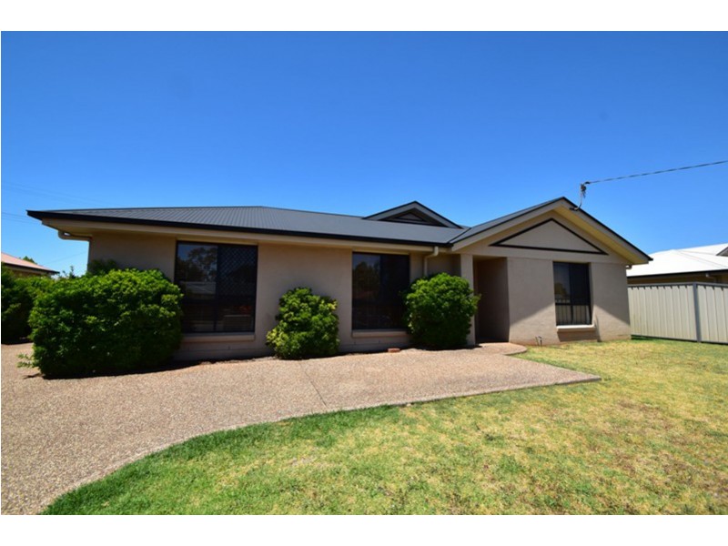 1/472 Stenner Street, Darling Heights QLD 4350