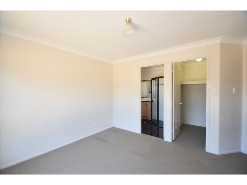 1/472 Stenner Street, Darling Heights QLD 4350