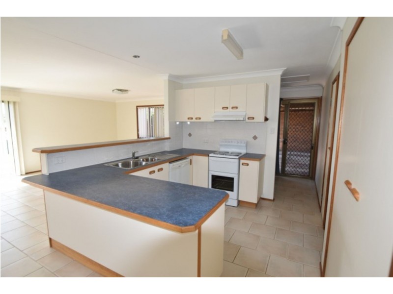 4 Rutkin Street, Kearneys Spring QLD 4350
