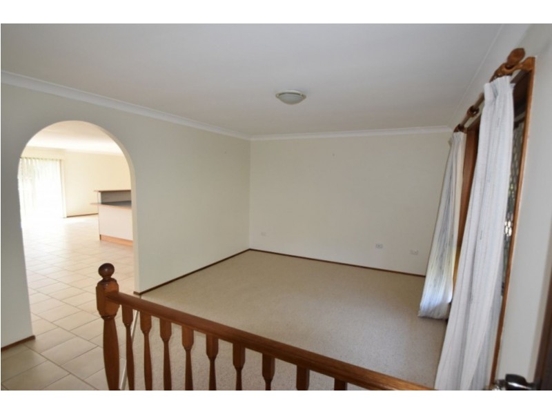 4 Rutkin Street, Kearneys Spring QLD 4350