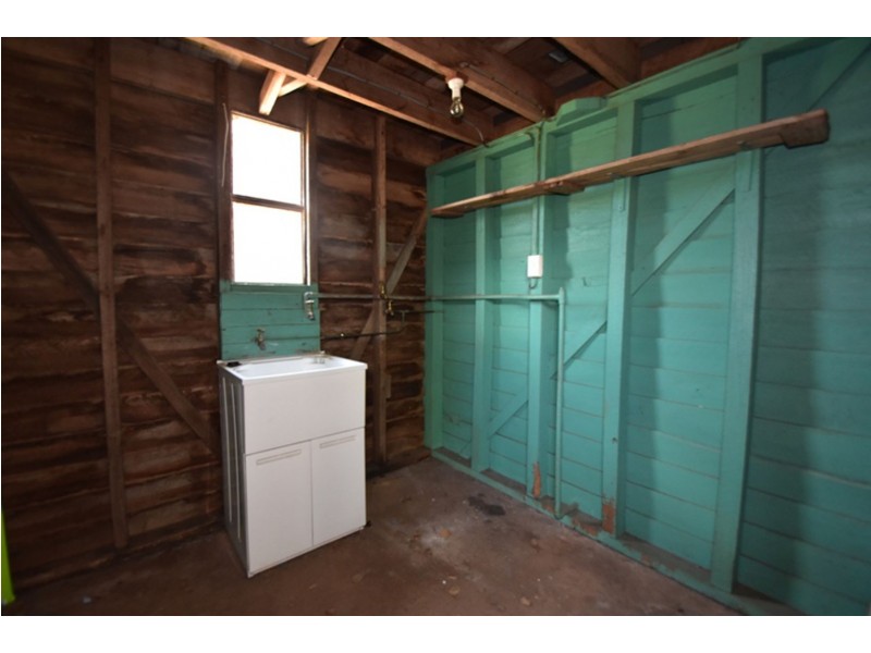 270 James Street, Harristown QLD 4350