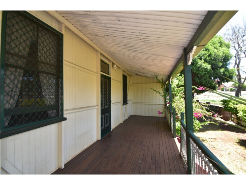 270 James Street, Harristown QLD 4350