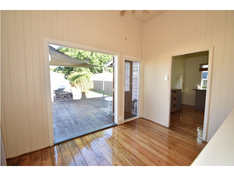 6 Peardon Street, South Toowoomba QLD 4350