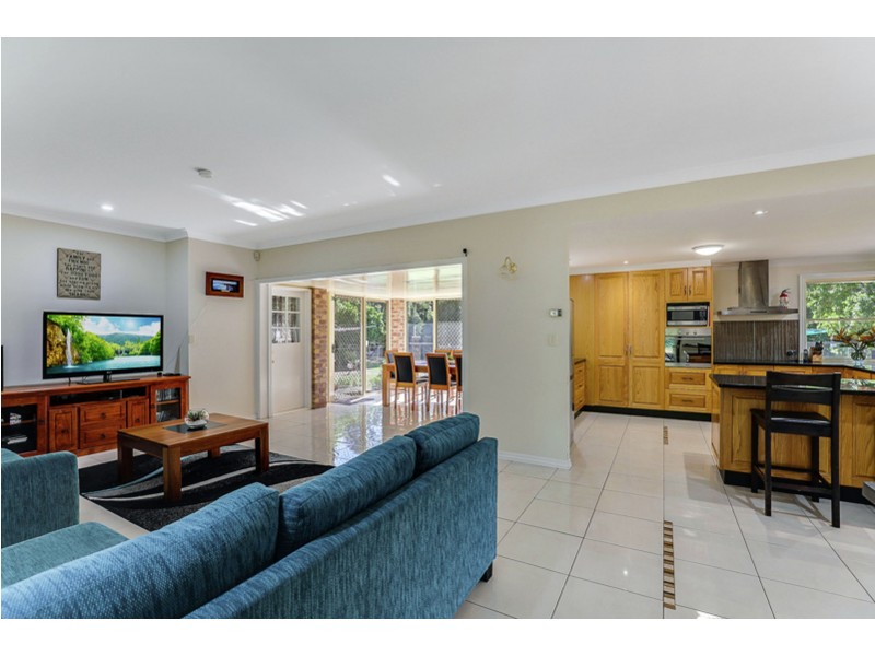 19 Dhal Street, Cotswold Hills QLD 4350
