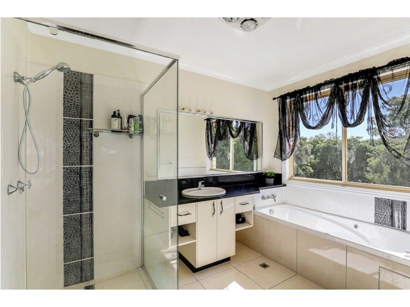 19 Dhal Street, Cotswold Hills QLD 4350