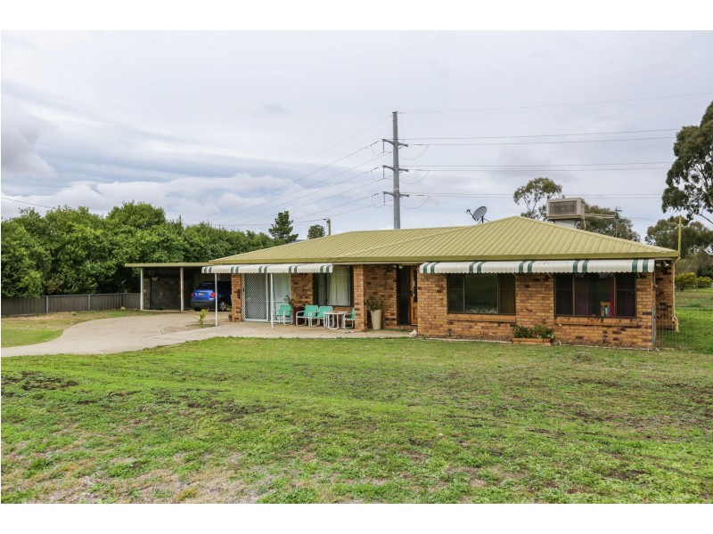 128 Main Street, Westbrook QLD 4350
