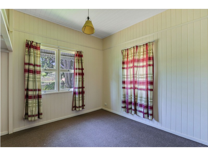 1 Llewellyn Street, Centenary Heights QLD 4350