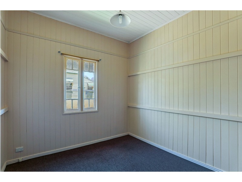 1 Llewellyn Street, Centenary Heights QLD 4350