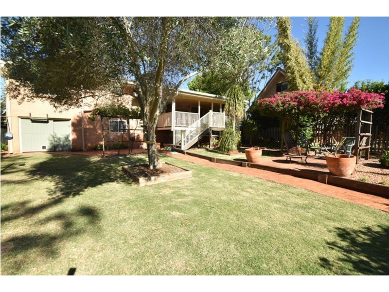 19 Leichhardt Street, Centenary Heights QLD 4350