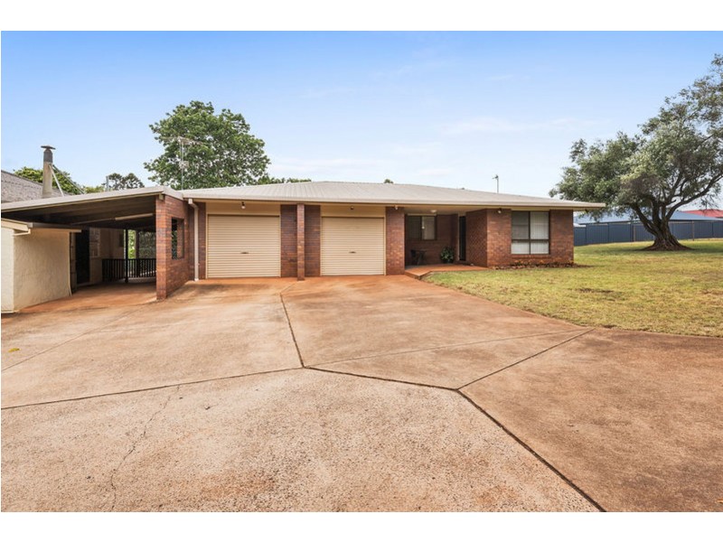 58 Hogg Street, Rockville QLD 4350