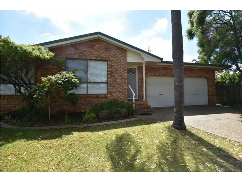 4 Radiata Court, Darling Heights QLD 4350