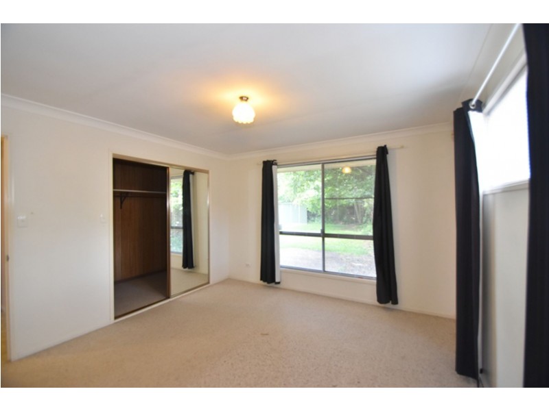 4 Radiata Court, Darling Heights QLD 4350