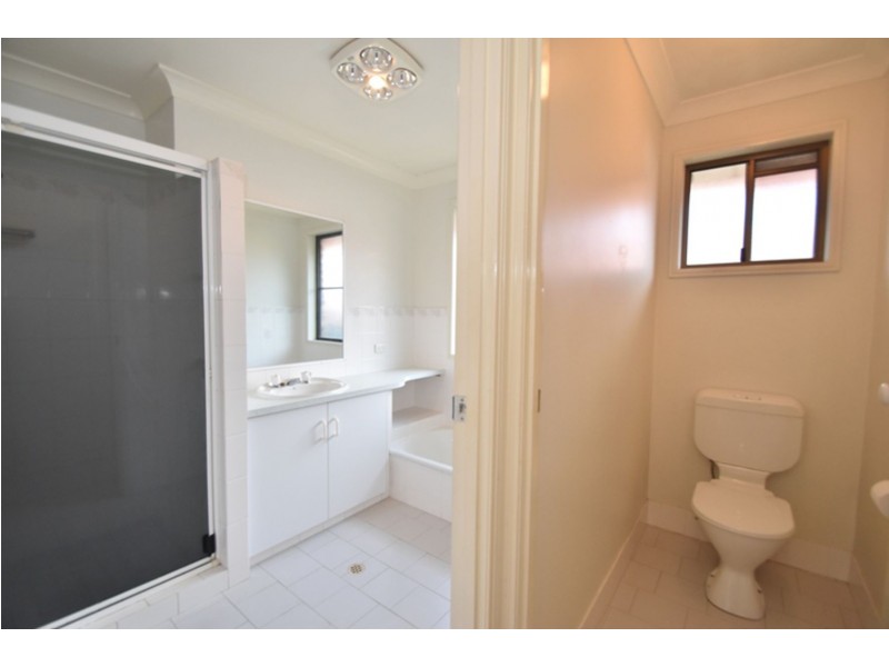 4 Radiata Court, Darling Heights QLD 4350