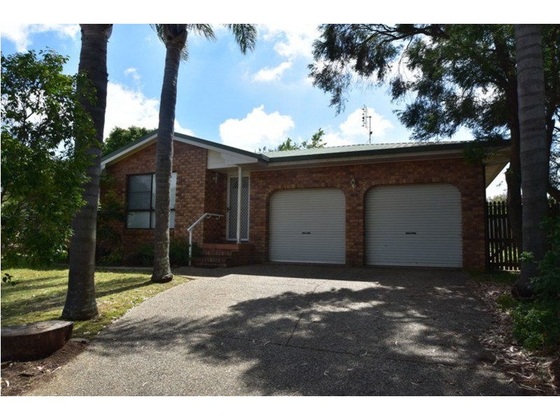 4 Radiata Court, Darling Heights QLD 4350