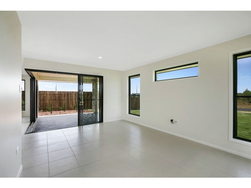 1 Milford Street, Westbrook QLD 4350