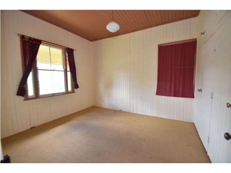 1 Glasgow Street, North Toowoomba QLD 4350