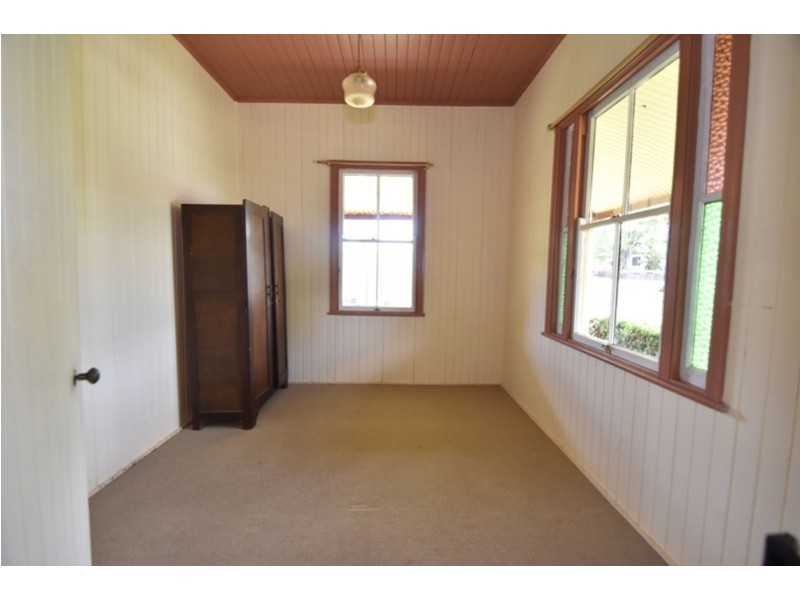 1 Glasgow Street, North Toowoomba QLD 4350