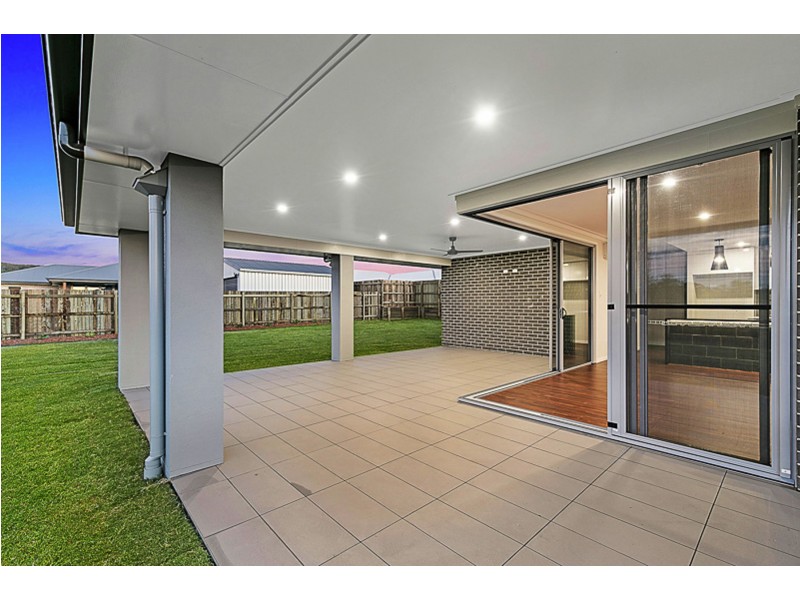 2 Hartland Street, Westbrook QLD 4350