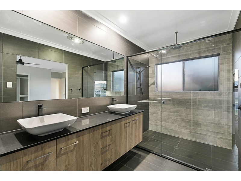 2 Hartland Street, Westbrook QLD 4350