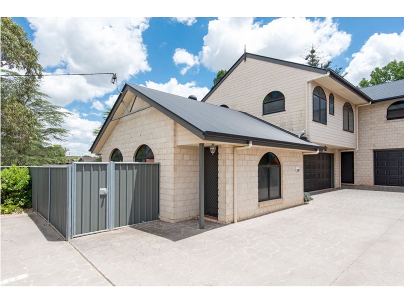 1/261 North Street, Wilsonton Heights QLD 4350
