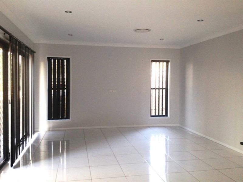 2/412A Mackenzie Street, Middle Ridge QLD 4350