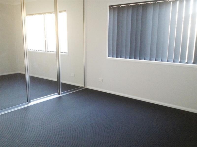 2/412A Mackenzie Street, Middle Ridge QLD 4350