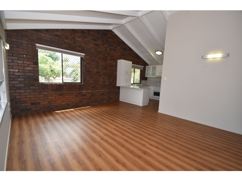 1/183 Ramsay Street, Centenary Heights QLD 4350