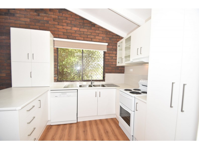 1/183 Ramsay Street, Centenary Heights QLD 4350
