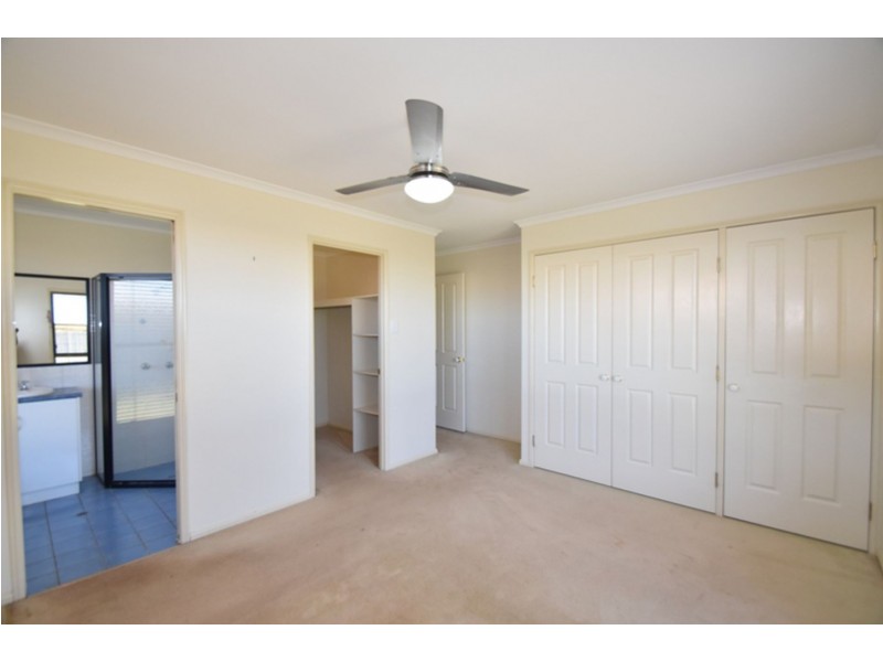 4 Scullin Street, Middle Ridge QLD 4350